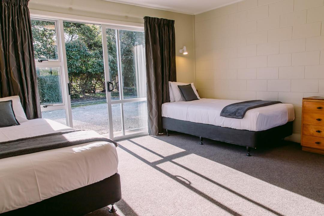 Flaxbourne Motels Ward Екстериор снимка