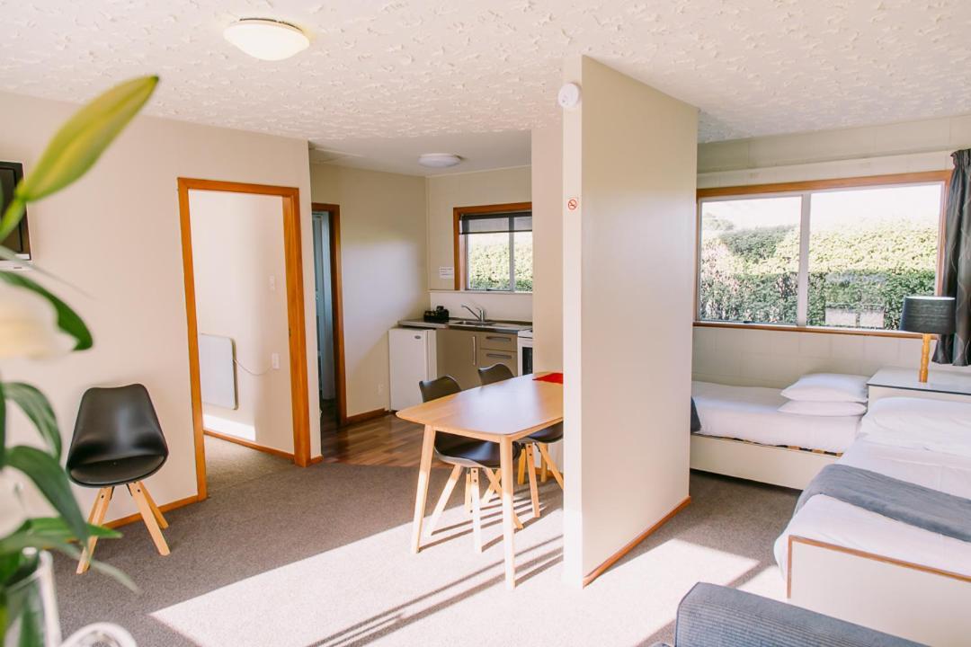 Flaxbourne Motels Ward Екстериор снимка