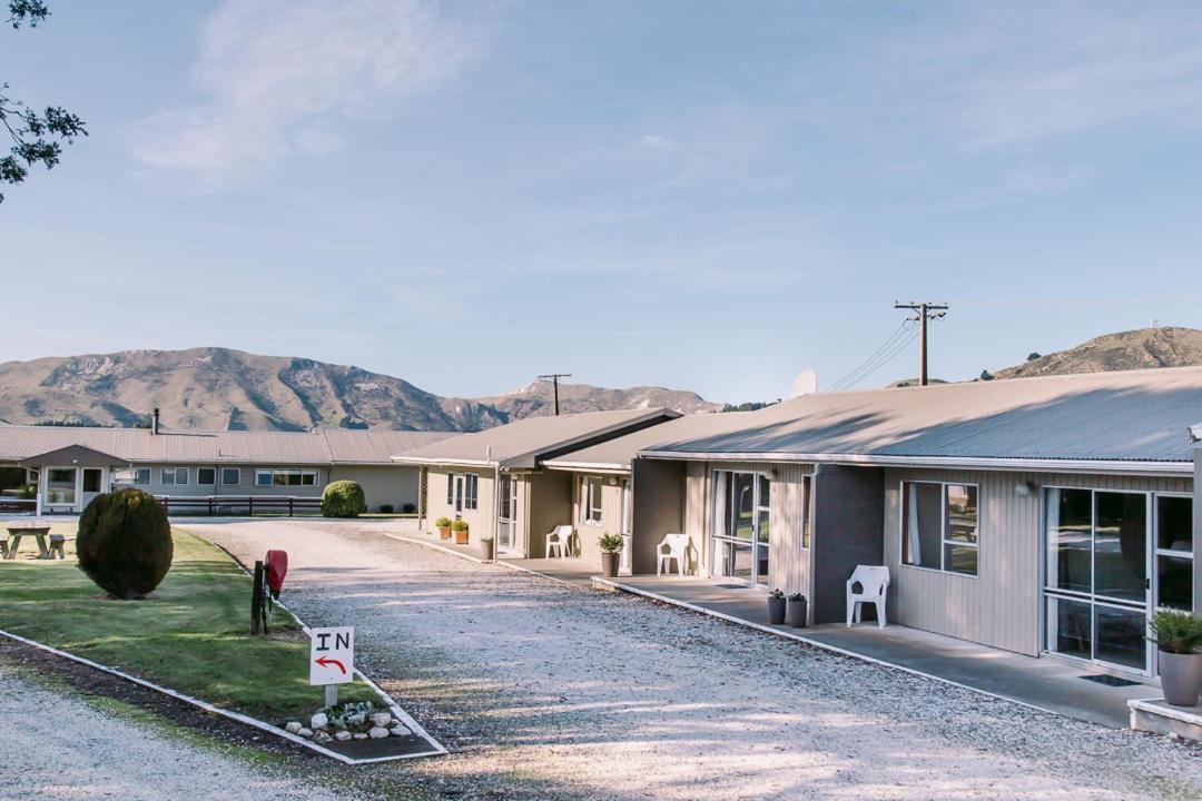 Flaxbourne Motels Ward Екстериор снимка