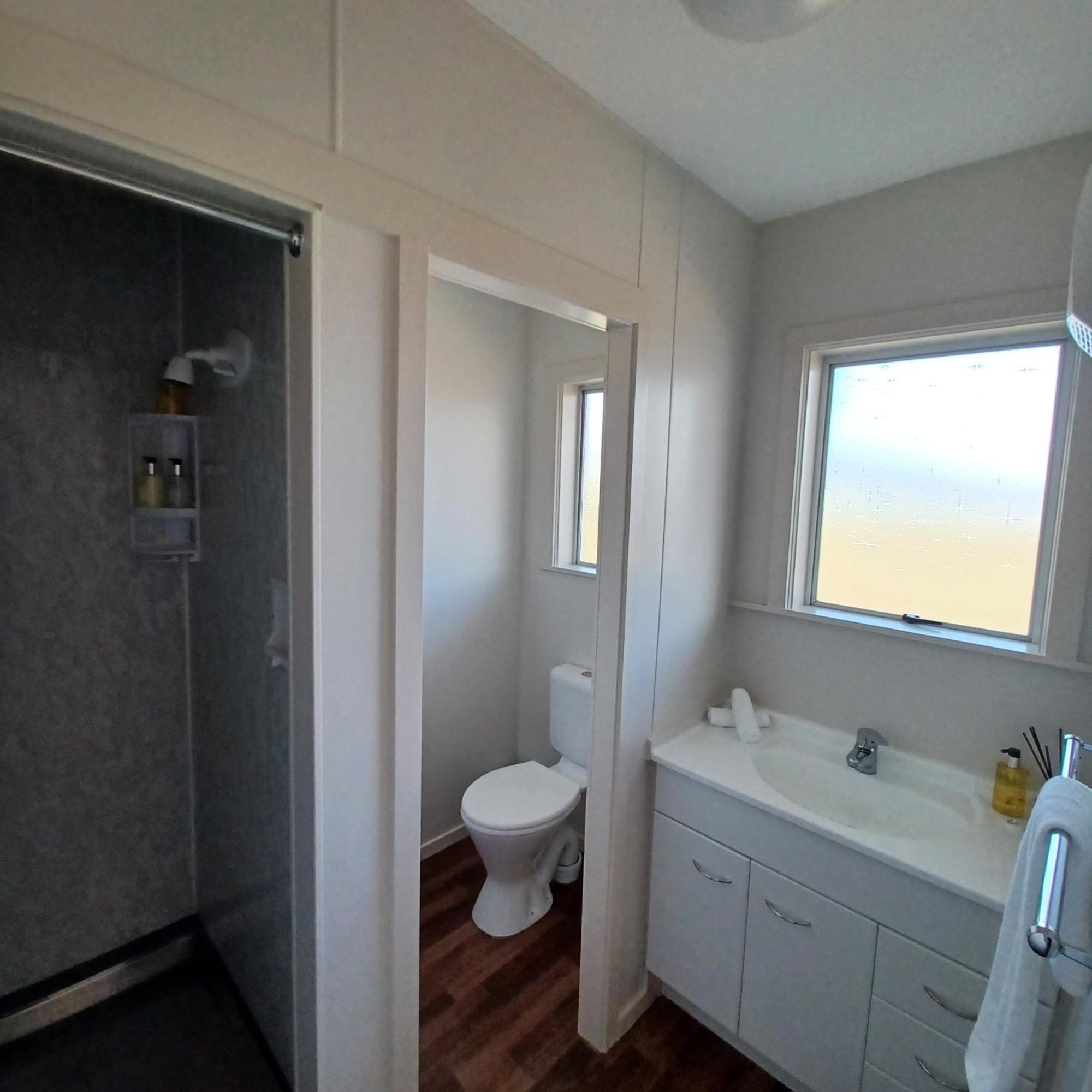 Flaxbourne Motels Ward Екстериор снимка