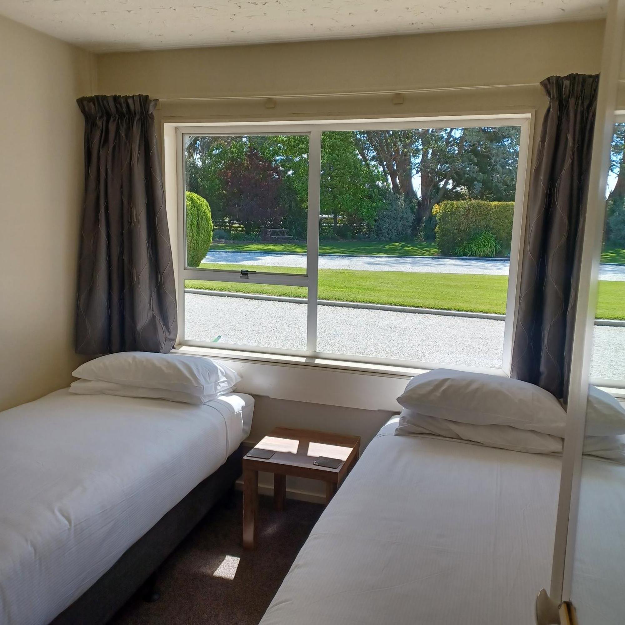 Flaxbourne Motels Ward Екстериор снимка