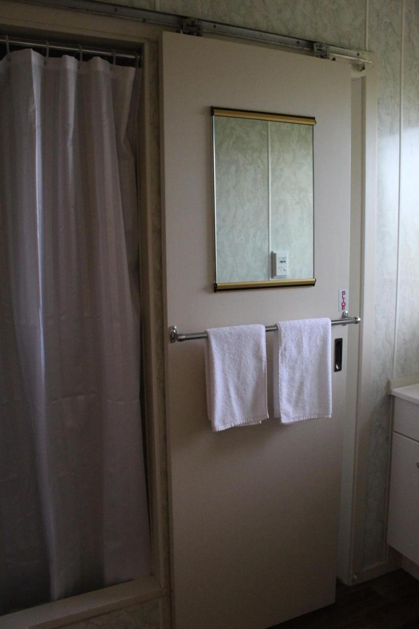 Flaxbourne Motels Ward Екстериор снимка